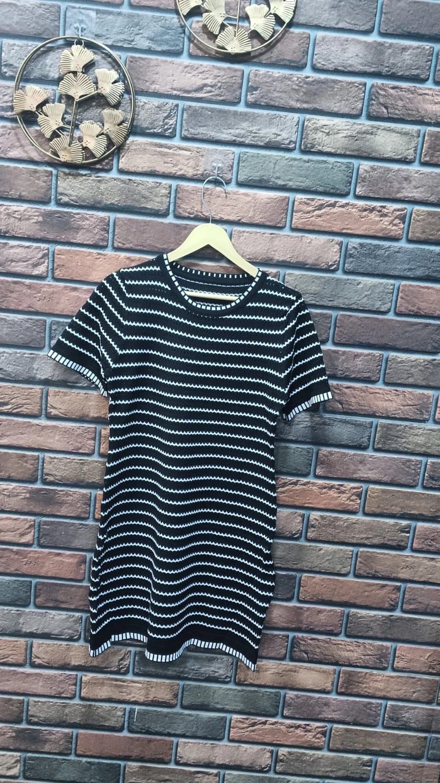 Black Wave Knit T-shirt Dress